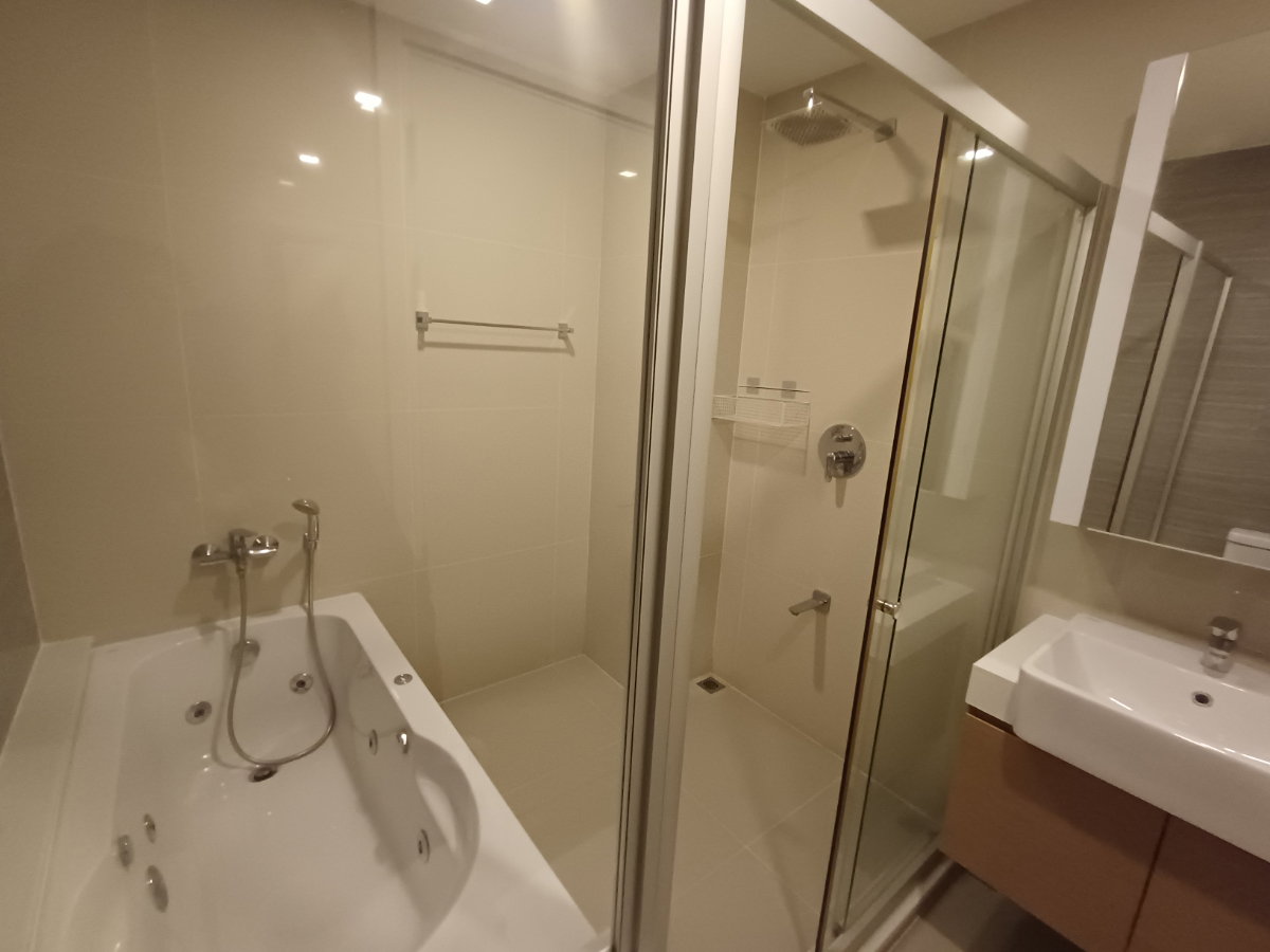 picture For rent KnightsBridge Sriracha 2 bedrooms 28th floor Corner unit Sea view Ready to move in - 20/48
