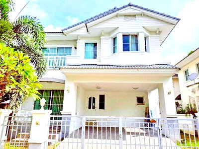 Houses for rent Prawet : Mega Bangna 5.7 km., 80 square wah, On Nut-Wongwaen, Sukhapiban 2, 2-storey detached house for rent, 4 bedrooms, 220 square meters, fully furnished,