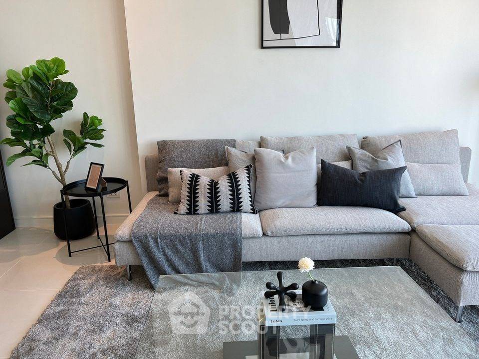 picture High-Floor 2-BR 105 Sqm Fullerton Sukhumvit, 400m to BTS Ekkamai (ID 3073552) - 3/15