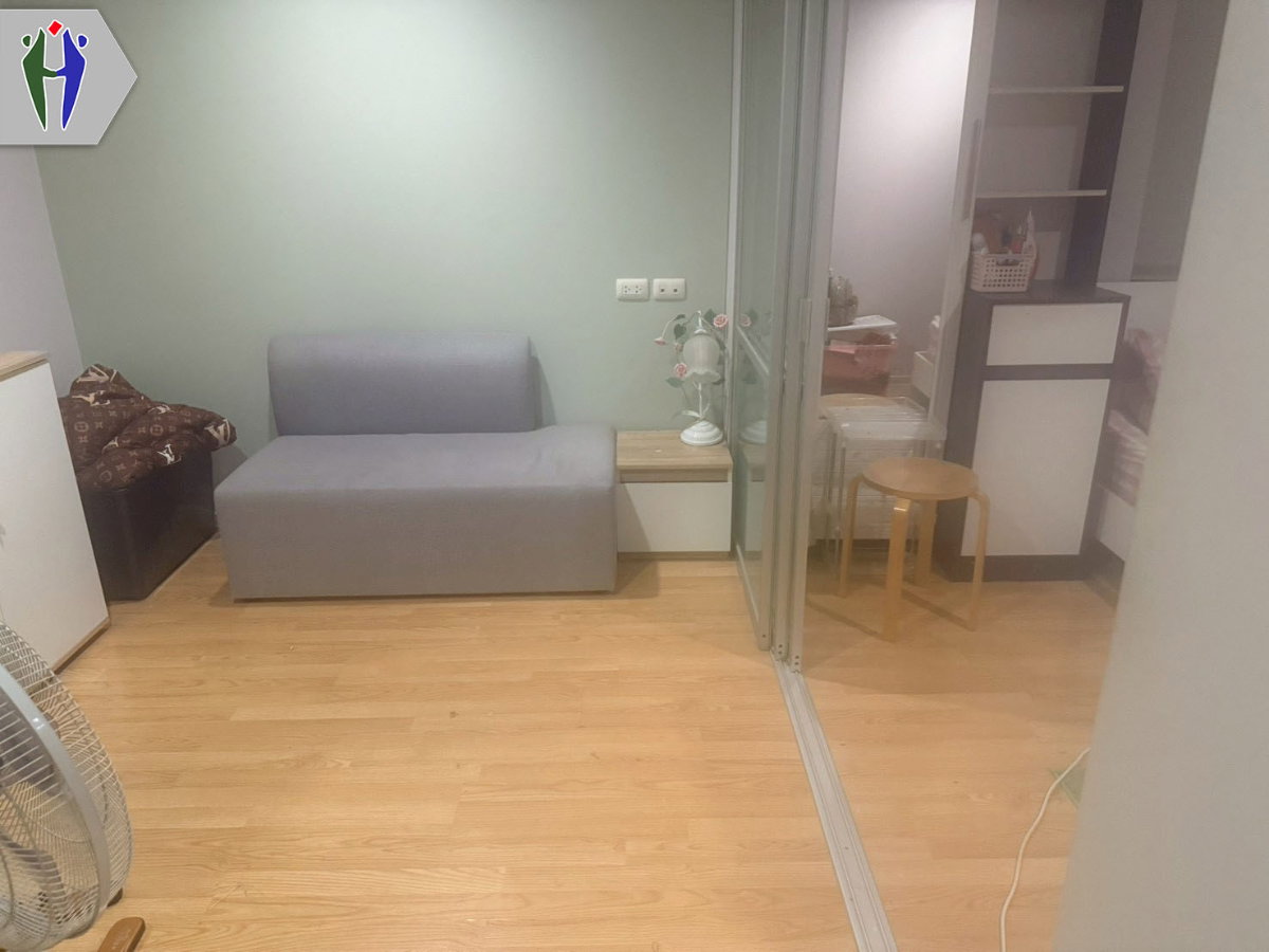 picture Condo for rent 9000 baht door slide - 2/7