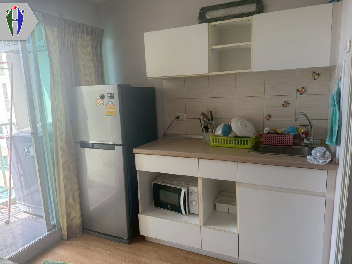 picture Condo for rent 9000 baht door slide - 6/7