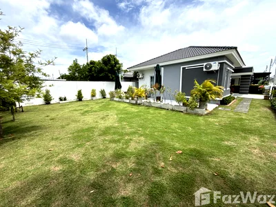 Houses for sale Hua Hin Prachaubkirikhan : Modern 3-Bedroom Corner Villa on a Large 400 sqm Plot 6573041