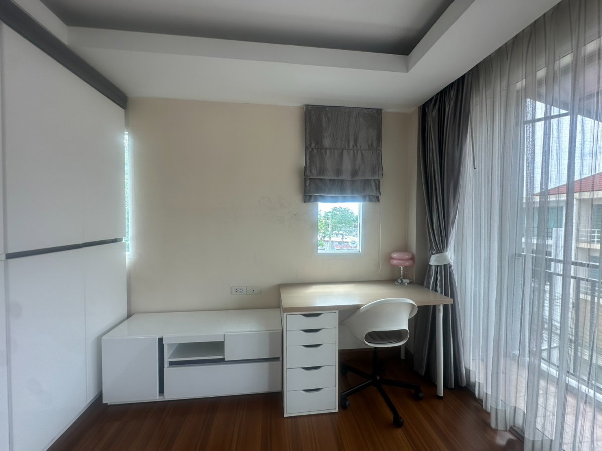 รูป 🏠ทาวน์โฮมหรู 4 ชั้น พร้อมระเบียงสวนชั้น 2 เดินได้รอบบ้าน 3 ด้าน Rare Unit ปรัชญาโฮมทาวน์ @ลาดพร้าว 71 - รูปที่ 17/24