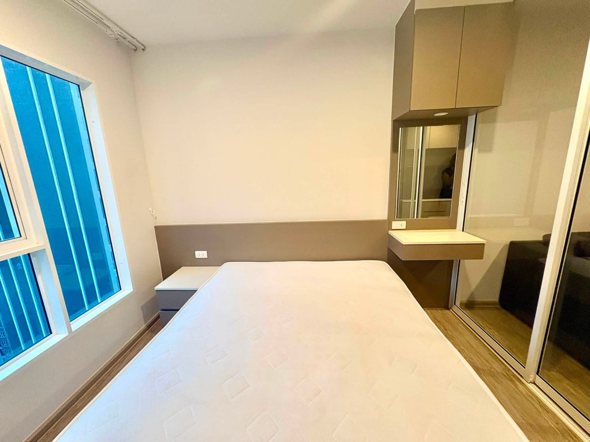 รูป AS2183 ให้เช่าคอนโด Regent Home บางนา ห้องสวย พร้อมเครื่องใช้ไฟฟ้า เฟอร์นิเจอร์ครบ - รูปที่ 2/11