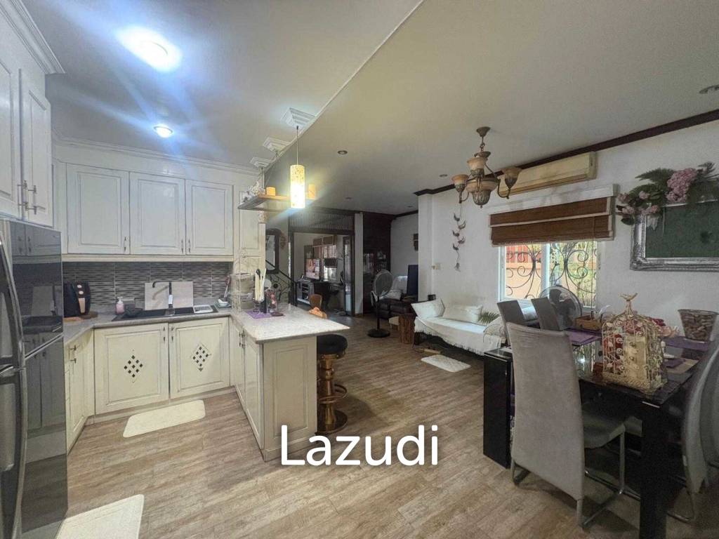 picture Spacious 2-Storey Townhouse for Sale at LK Villa - 1/35