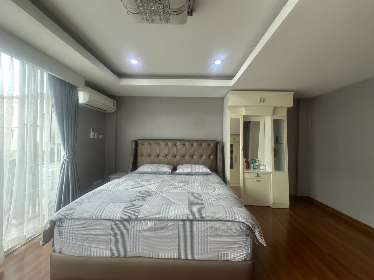 รูป 🏠ทาวน์โฮมหรู 4 ชั้น พร้อมระเบียงสวนชั้น 2 เดินได้รอบบ้าน 3 ด้าน Rare Unit ปรัชญาโฮมทาวน์ @ลาดพร้าว 71 - รูปที่ 12/24