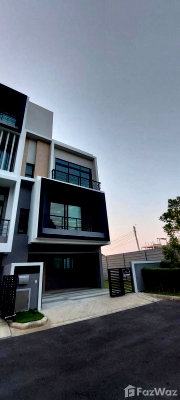 Townhouses for rent Bangkok : The First Townhome with Rooftop Garden 5348521