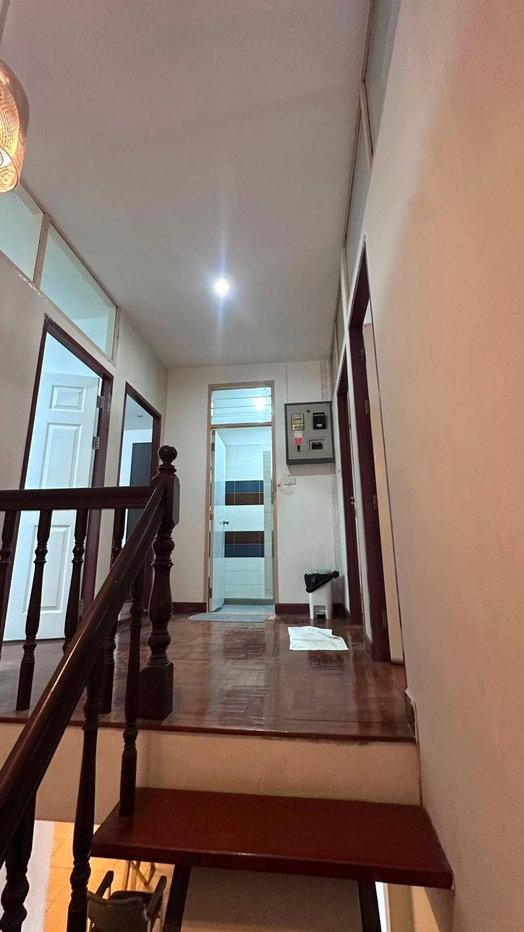 รูป 🏡 ทาวน์เฮาส์เป็นมิตรกับสัตว์เลี้ยง ใกล้ BTS ปุณณวิถี | 5 ห้องนอน 2 ห้องน้ำ | ฿37,000 - รูปที่ 12/19