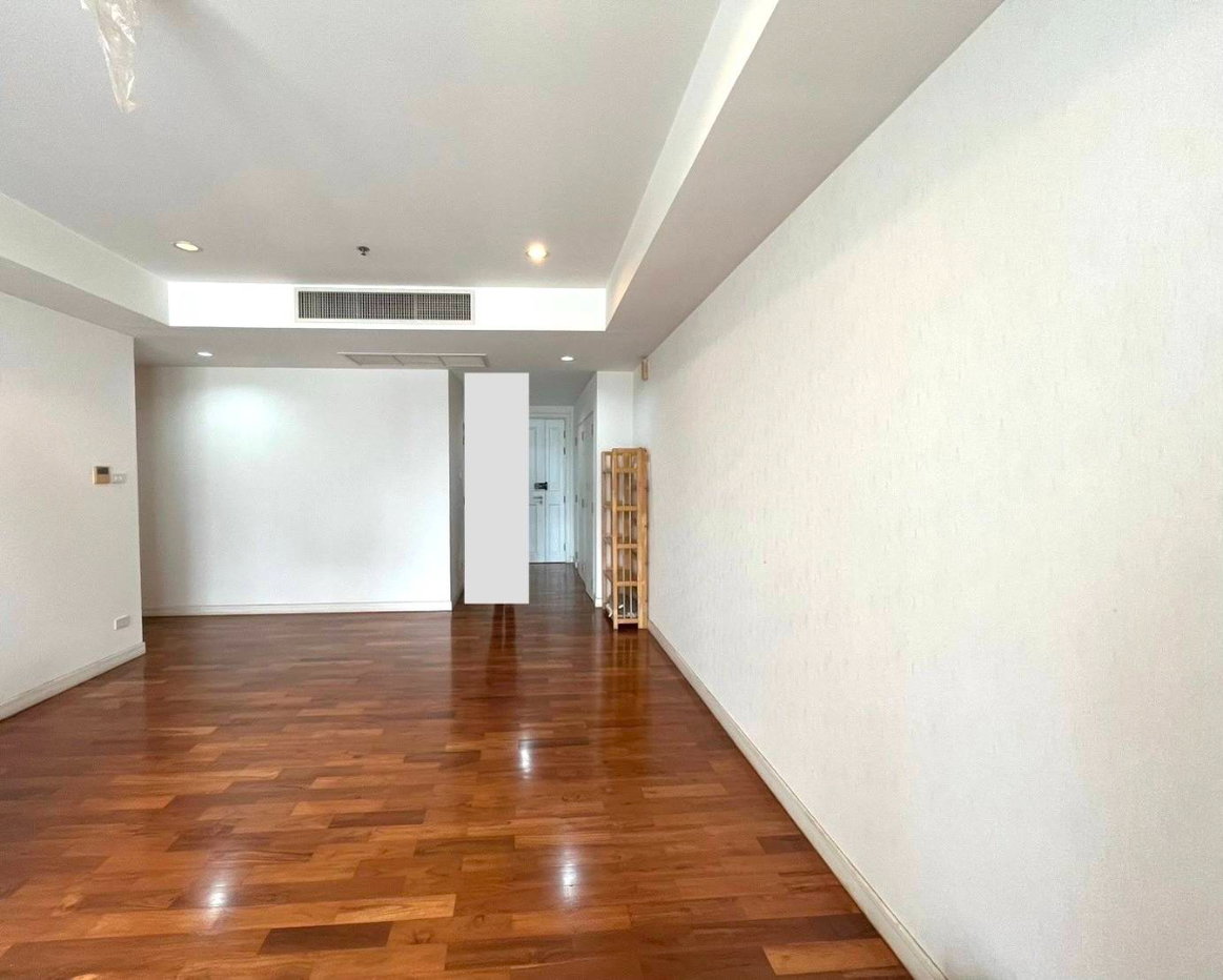 picture Baansiri twentyfour 100sqm.2 bed 2 bath 50,000- please add line paolin1 - 12/13