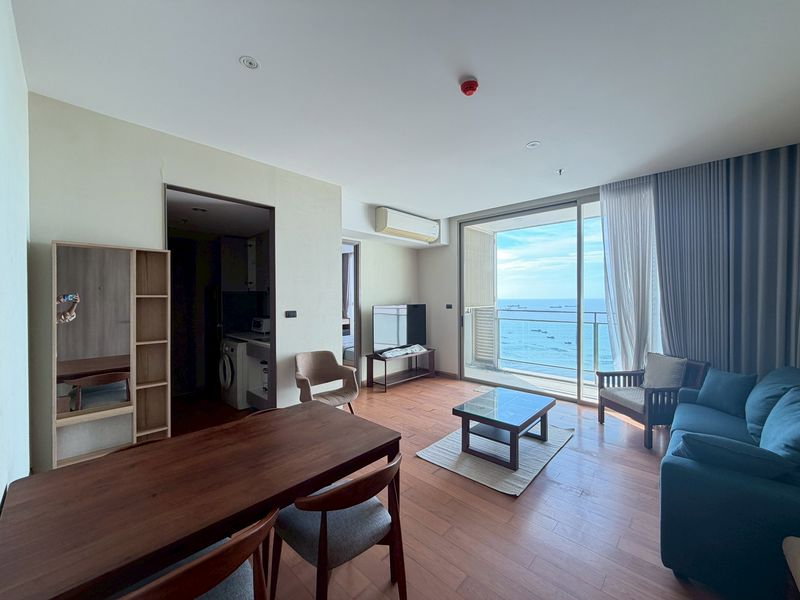 picture Luxury beachfront condo for rent in the heart of Sriracha. - 6/8