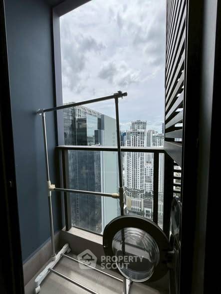 picture 33rd-Floor 1-BR 38 Sqm Condo At One 9 Five Asoke – Rama 9, 300m to MRT Phra Ram 9 (ID 3075329) - 4/14