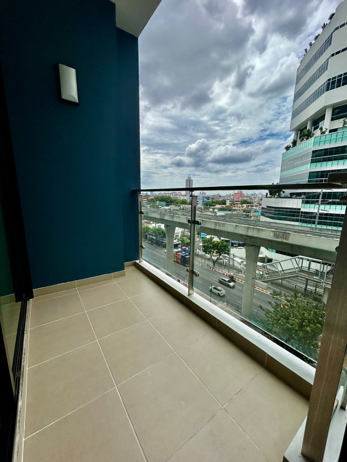 picture For Rent | Supalai Premier Charoen Nakhon Spacious 1-Bedroom Condo | Only Steps from BTS Khlong San - 12/17