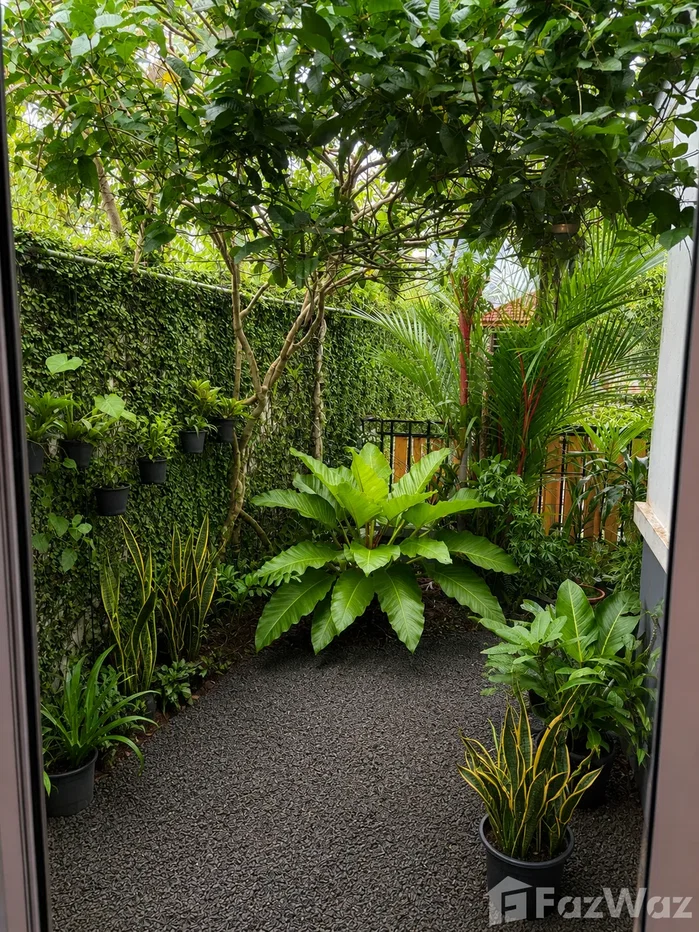 picture Smart home with solar installation 6535199 - 2/12