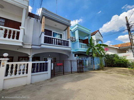 ขายถูก ทาวเฮ้าส์2ชั้น โชคชัย4 ลาดพร้าว53 ที่ดิน18 ตรว.พร้อมอยู่3นอน 2น้ำ เพียง 3.2ล้าน ด่วน