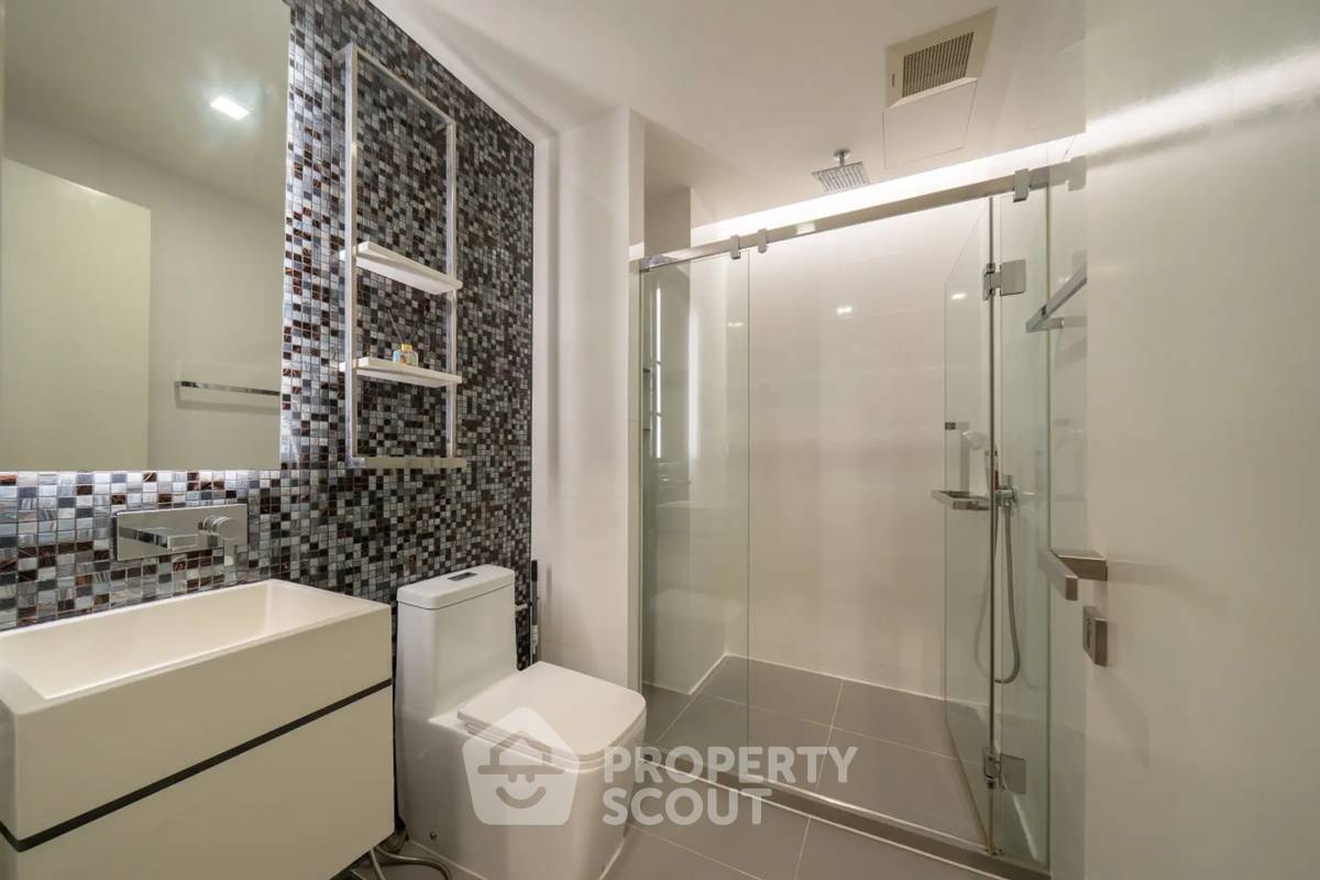 picture High-Floor 1-BR 37 Sqm At The Room Sukhumvit 69, 100m to BTS Phra Khanong (ID 3076109) - 11/12