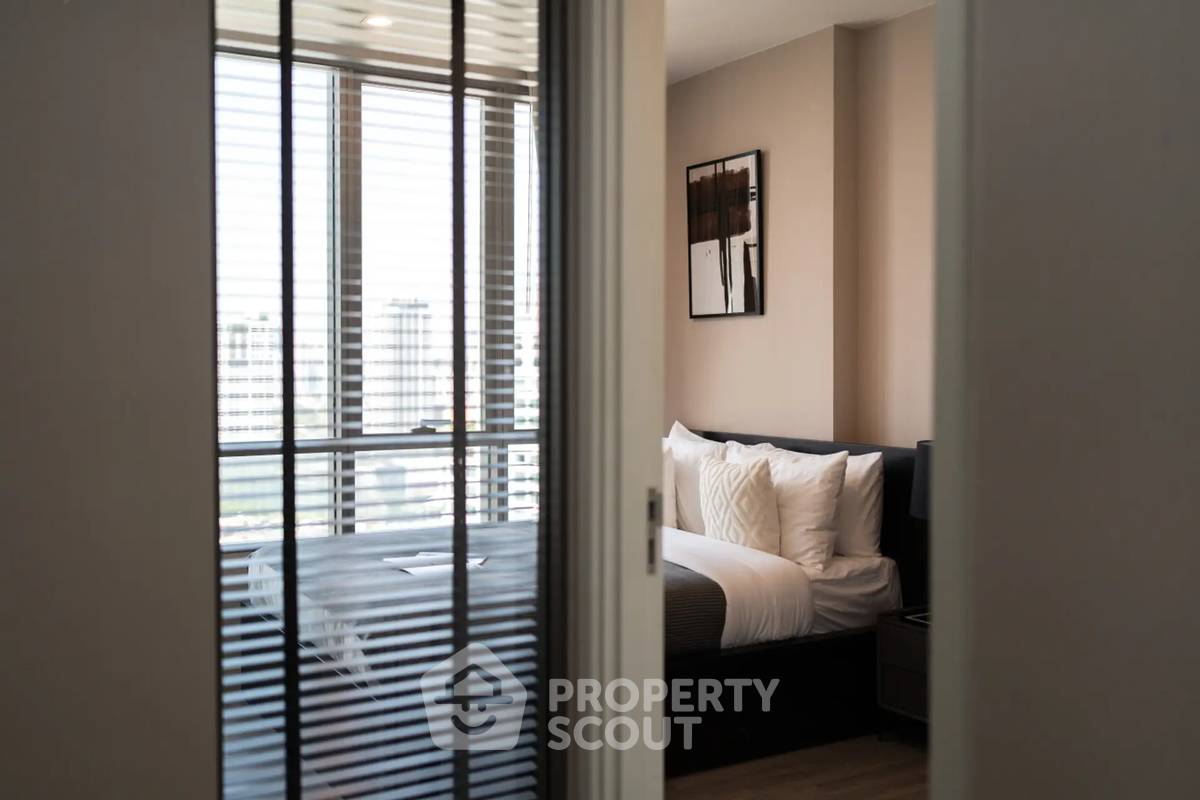 picture High-Floor 1-BR 37 Sqm At The Room Sukhumvit 69, 100m to BTS Phra Khanong (ID 3076109) - 7/12