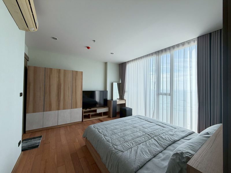 picture Luxury beachfront condo for rent in the heart of Sriracha. - 3/8