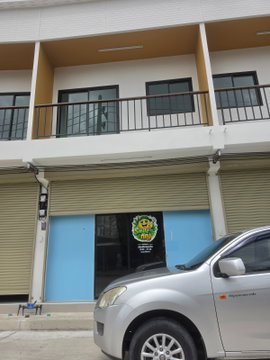 For Rent Commercial building 14,000 Bath
