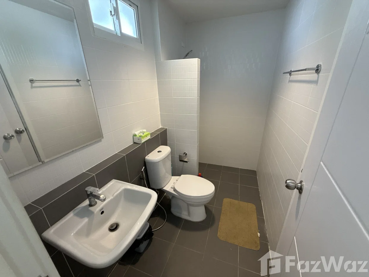 picture Modern 3-Bedroom Corner Villa on a Large 400 sqm Plot 6573041 - 15/20