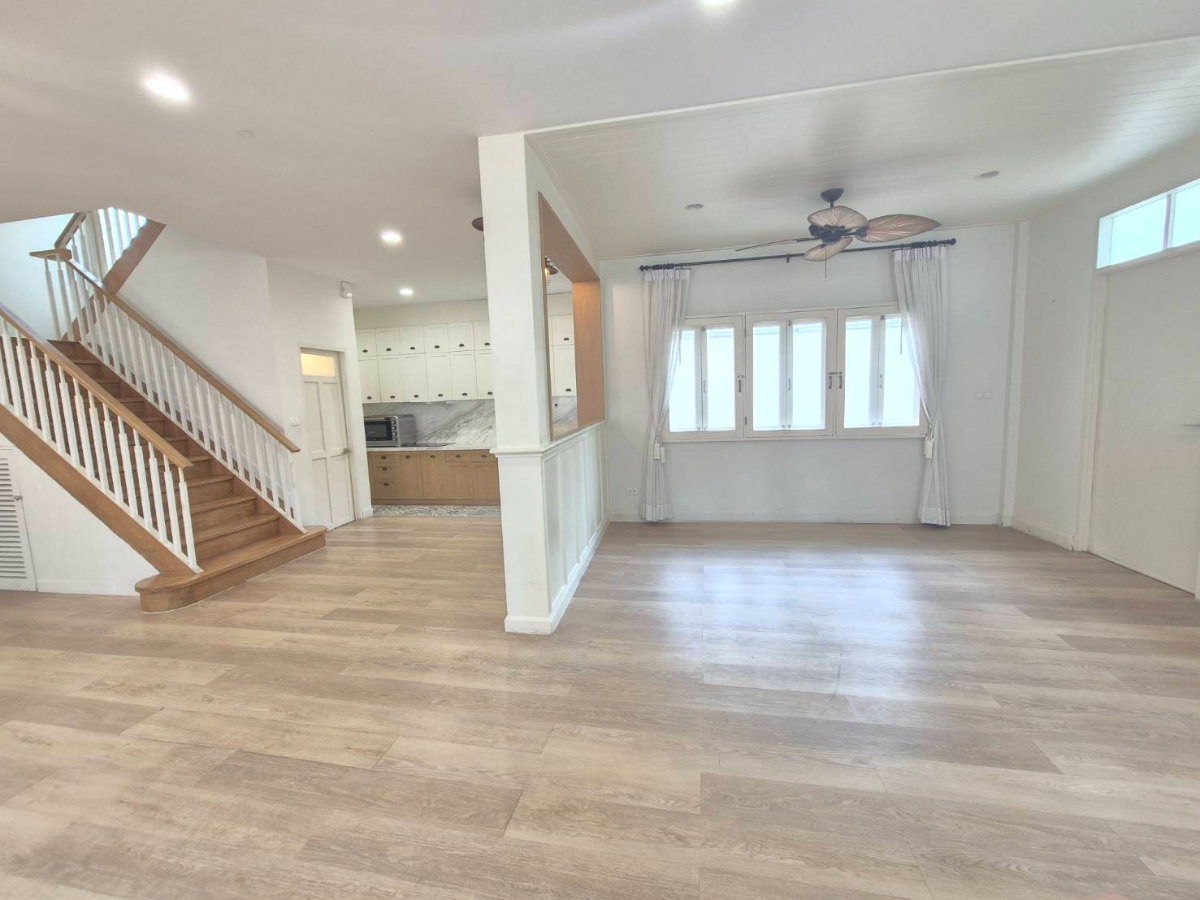 picture For rent house single 210sqw. 4bed 4 bath 150,000 per month please add line :paolin1 - 4/15