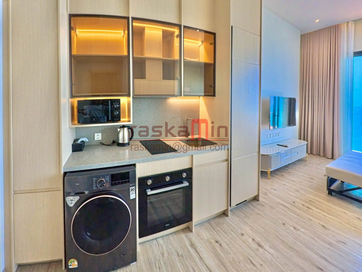 picture Sea View Condo on the 50th Floor with a Private Bathtub on the Balcony - 16/30