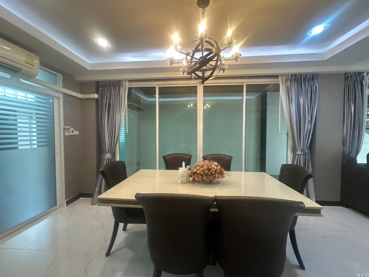 รูป 🏠ทาวน์โฮมหรู 4 ชั้น พร้อมระเบียงสวนชั้น 2 เดินได้รอบบ้าน 3 ด้าน Rare Unit ปรัชญาโฮมทาวน์ @ลาดพร้าว 71 - รูปที่ 5/24