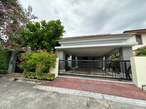 For Sale Detached house Narasiri Pattanakarn GH351