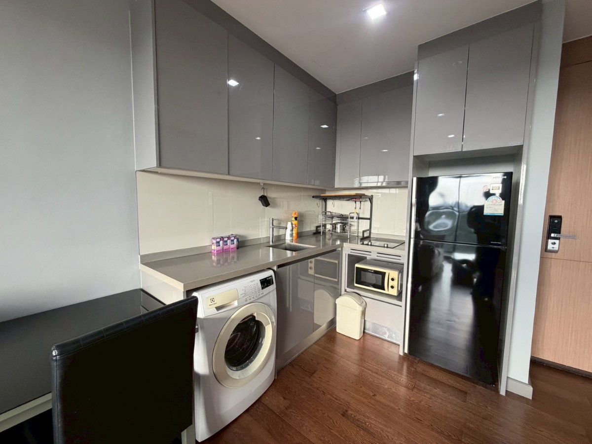 picture Condo for rent near Victory Monument BTS station - 8/27