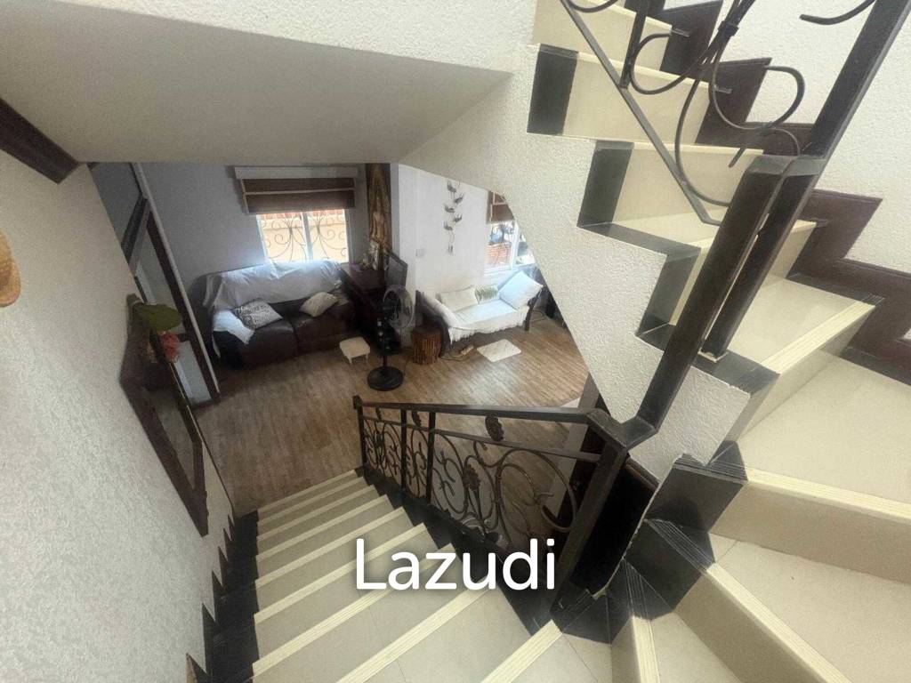 picture Spacious 2-Storey Townhouse for Sale at LK Villa - 13/35