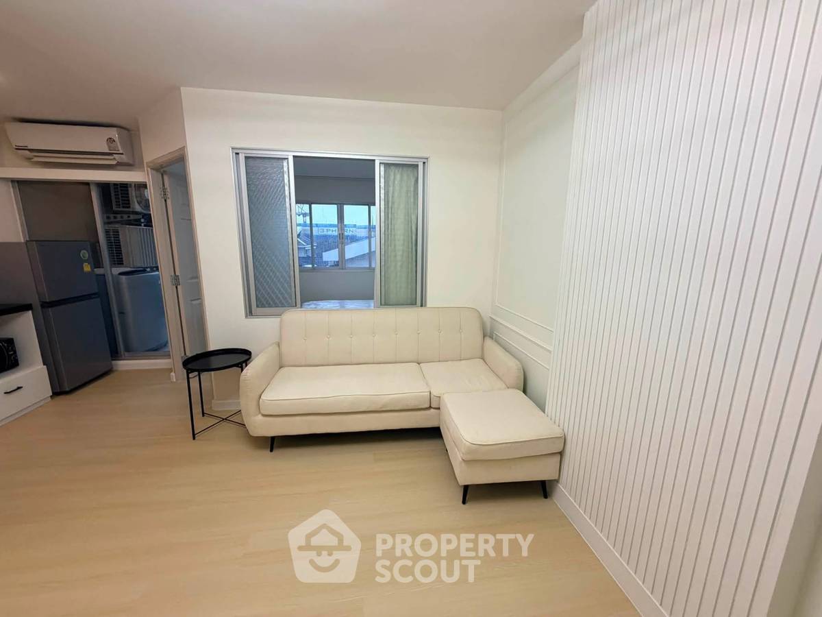 picture Well-Priced 1-BR Condo at Lumpini Condo Town Bodindecha Near BTS/MRT (ID 3074334) - 3/10