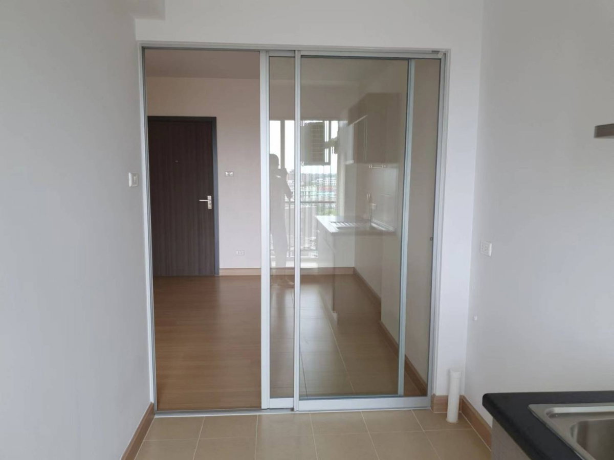 picture New ready-to – move Condominium near MRT Phasichareon station, opposite Seacon Bangkae - 1/20