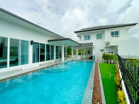 ให้เช่า Luxury Pool Villa แม่เหียะ เชียงใหม่ พูลวิลล่า 5 ห้องนอน พร้อมเรือนรับรอง วิวดอยสุเทพและทุ่งนา (EN Available)