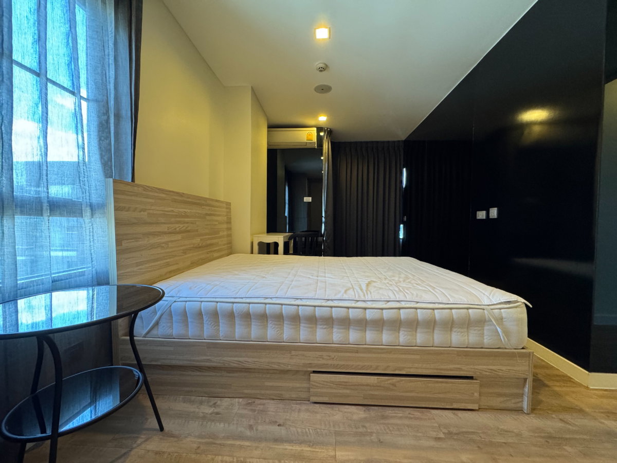 รูป ให้เช่า เอชทู คอนโด รามอินทรา21  H2Ramindra 21 เฟอร์ไฟฟ้าครบ แอร์ 3 เครื่อง  2 ห้องนอน 2 ห้องน้ำ รีโนเวทห้องใหม่ มีเครื่องซักผ้า พร้อมอยู่ต้นเดือน สค - รูปที่ 2/17