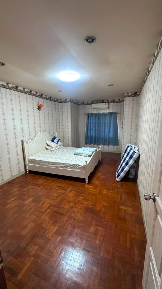 รูป 🏡 ทาวน์เฮาส์เป็นมิตรกับสัตว์เลี้ยง ใกล้ BTS ปุณณวิถี | 5 ห้องนอน 2 ห้องน้ำ | ฿37,000 - รูปที่ 13/19