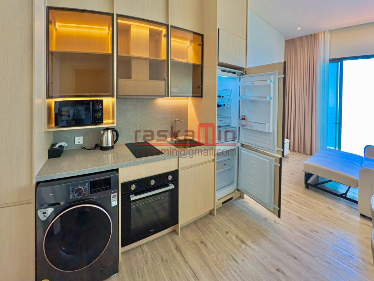 picture Sea View Condo on the 50th Floor with a Private Bathtub on the Balcony - 17/30