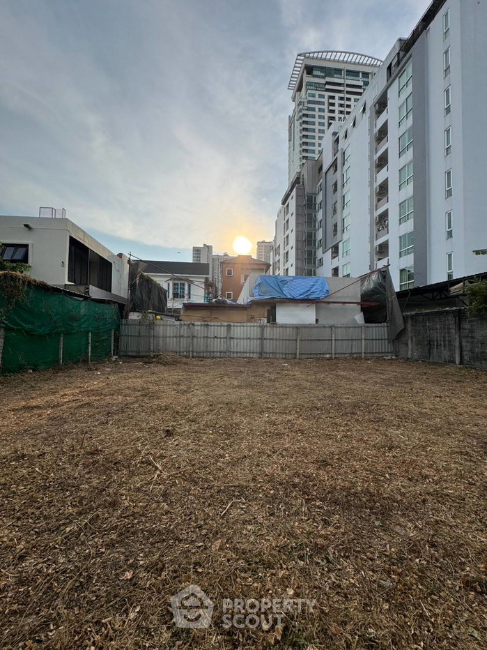picture 427.6 m² Land for Sale in Phra Khanong Tai (ID 3073531) - 2/3