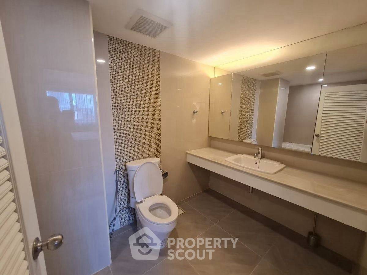รูป คอนโด 3 ห้องนอน ขนาด 139 ตร.ม. ที่ Royal Castle Sukhumvit ใกล้ BTS พร้อมพงษ์ 400 ม. (ID 3072354) - รูปที่ 11/18