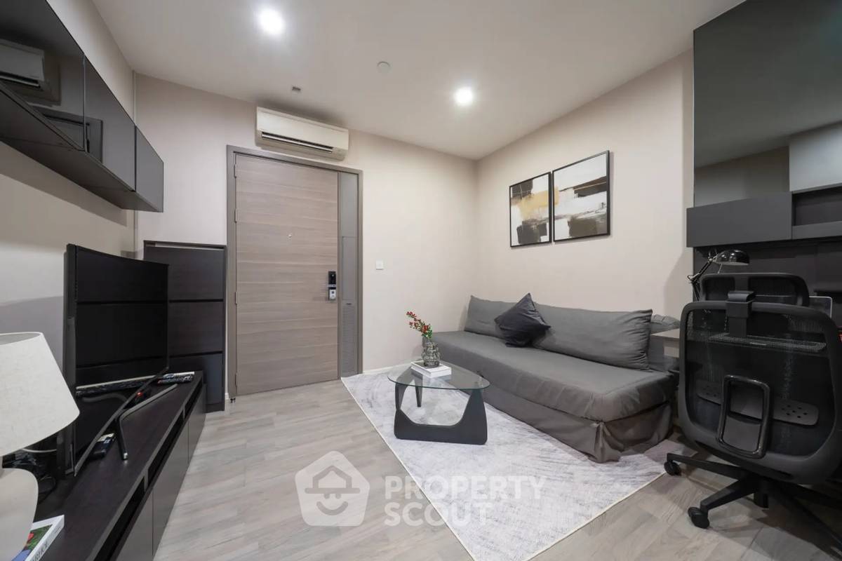 picture High-Floor 1-BR 37 Sqm At The Room Sukhumvit 69, 100m to BTS Phra Khanong (ID 3076109) - 1/12
