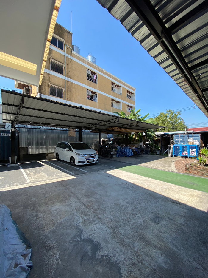 picture Large Detached House with Office and Warehouse for Sale in Lat Phrao 93/1 - 14/21