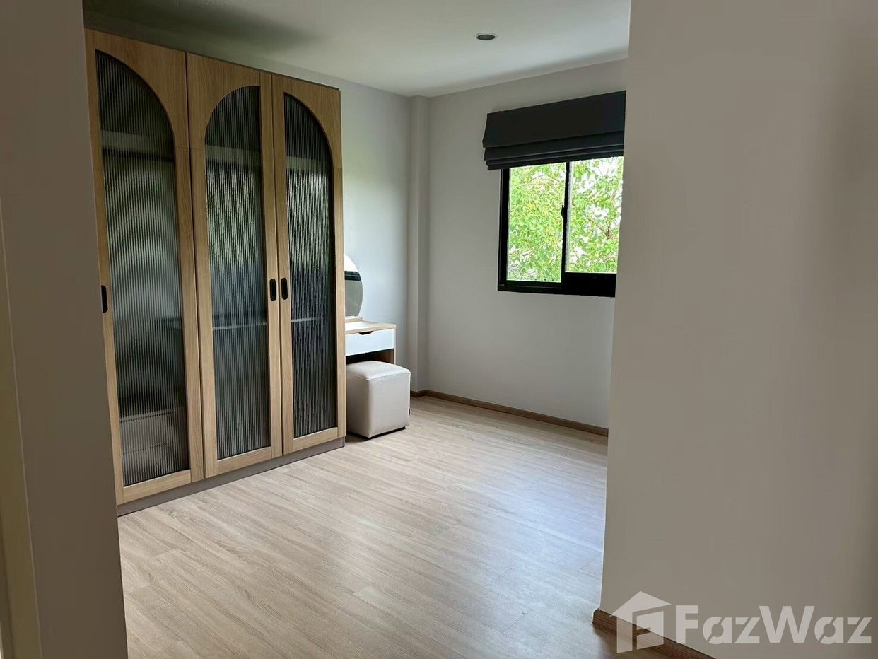 picture The First Townhome with Rooftop Garden 5348521 - 11/19