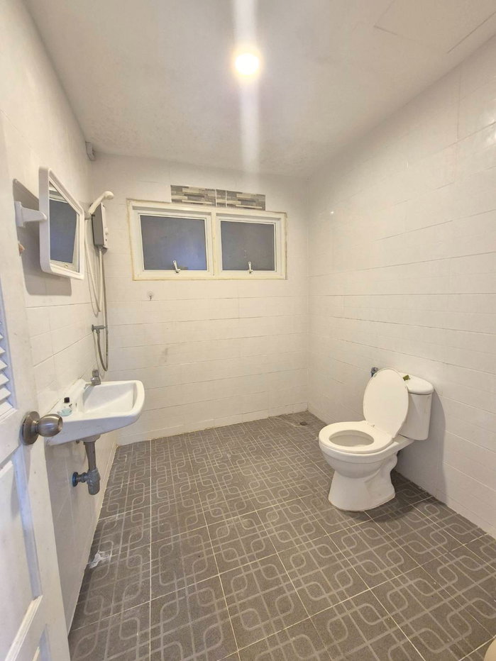 picture For rent house single latphroa101 size 120sqw.4bed 2 bath 10 Car park  pls add line paolin1 - 6/8