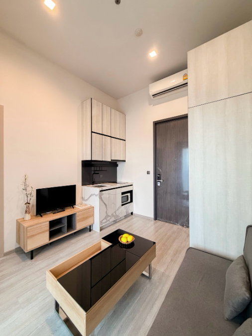 picture 💥 Great value & Ready to move in! ✨ Minimalist 1BR with high ceiling, bright natural light, near BTS Punnawithi. Book your viewing today! 🏡 - 4/10