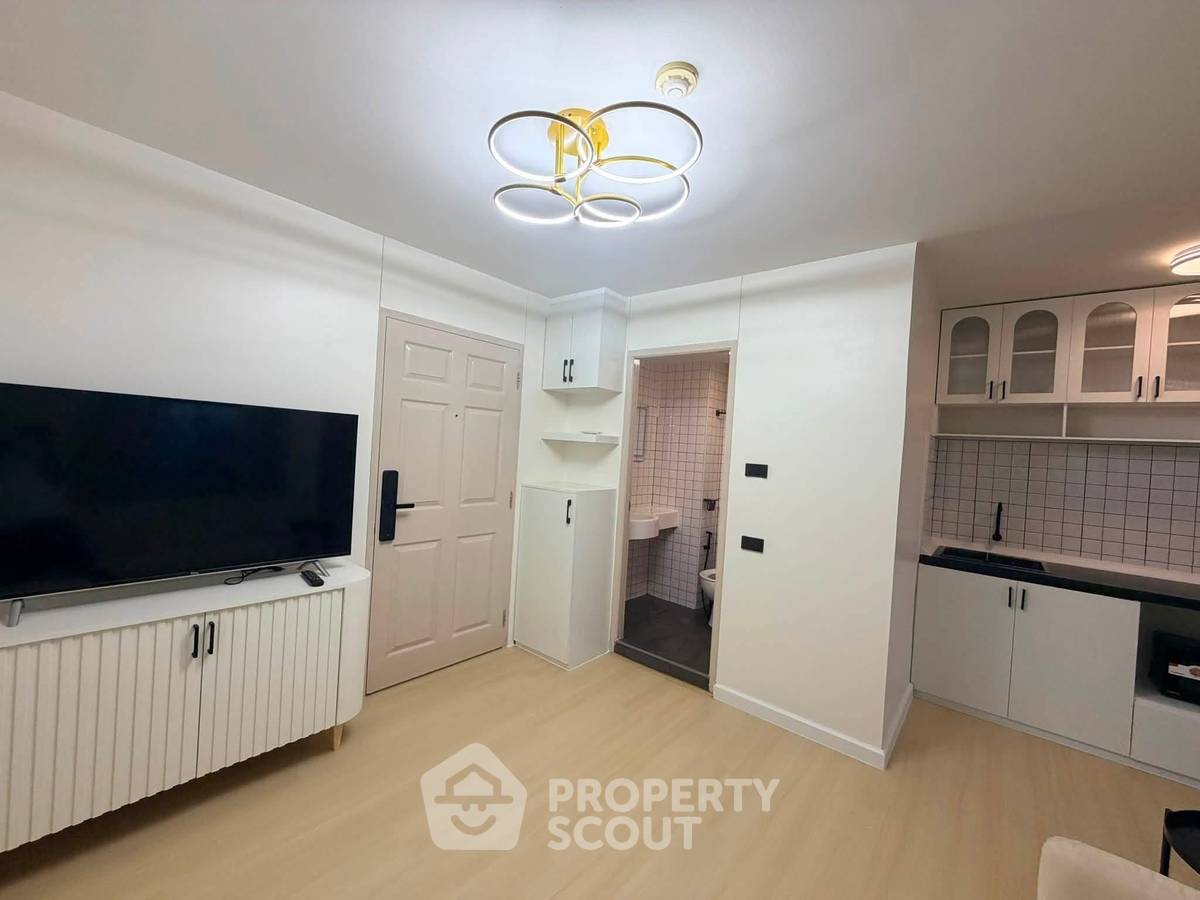 picture Well-Priced 1-BR Condo at Lumpini Condo Town Bodindecha Near BTS/MRT (ID 3074334) - 2/10