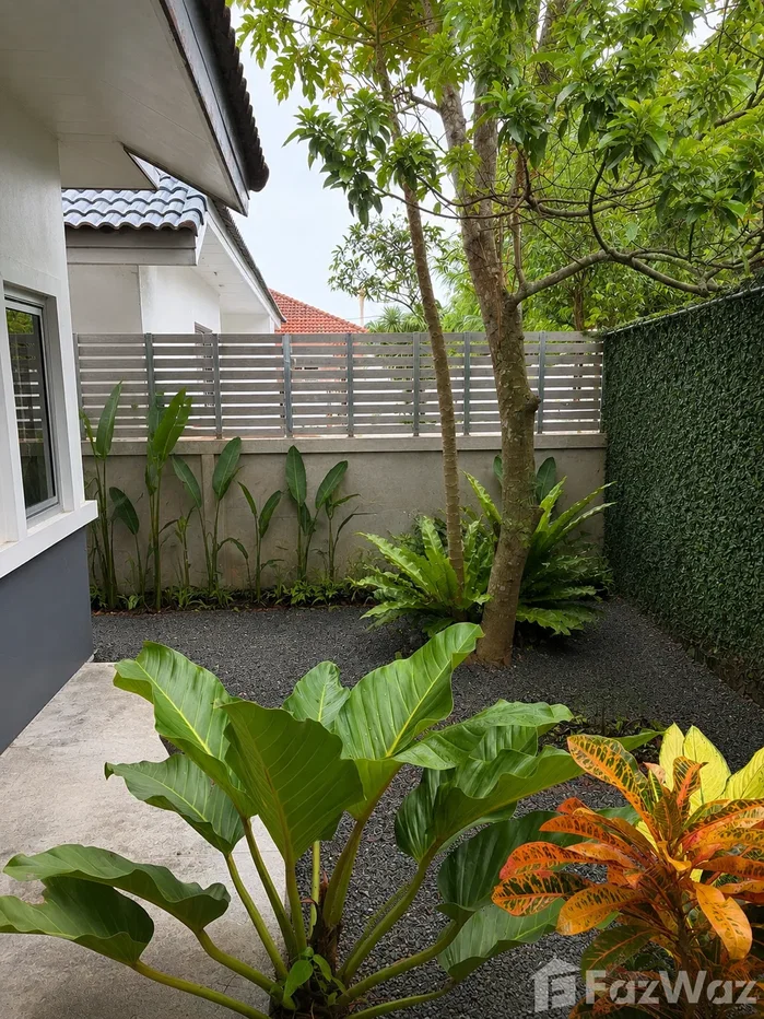 picture Smart home with solar installation 6535199 - 4/12