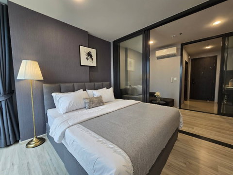 PFD-08782 Condo for rent XT Huai Khwang , beautiful room, fully furnished, ready to move in, near MRT Huai Khwang, only 75 meters 🏙️✨