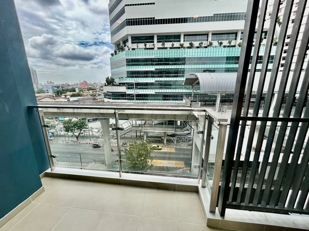 picture For Rent | Supalai Premier Charoen Nakhon Spacious 1-Bedroom Condo | Only Steps from BTS Khlong San - 11/17