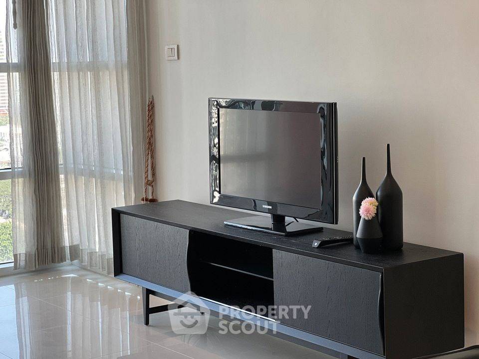 picture High-Floor 2-BR 105 Sqm Fullerton Sukhumvit, 400m to BTS Ekkamai (ID 3073552) - 4/15