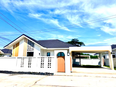 บ้านเดี่ยว เชียงใหม่ : บ้านไหม่ ไผ่ล้อม  ต.สันผักหวาน อ.หางดง  แถมเฟอร์นิเจอร์ทั้งหลัง T.063-6649056