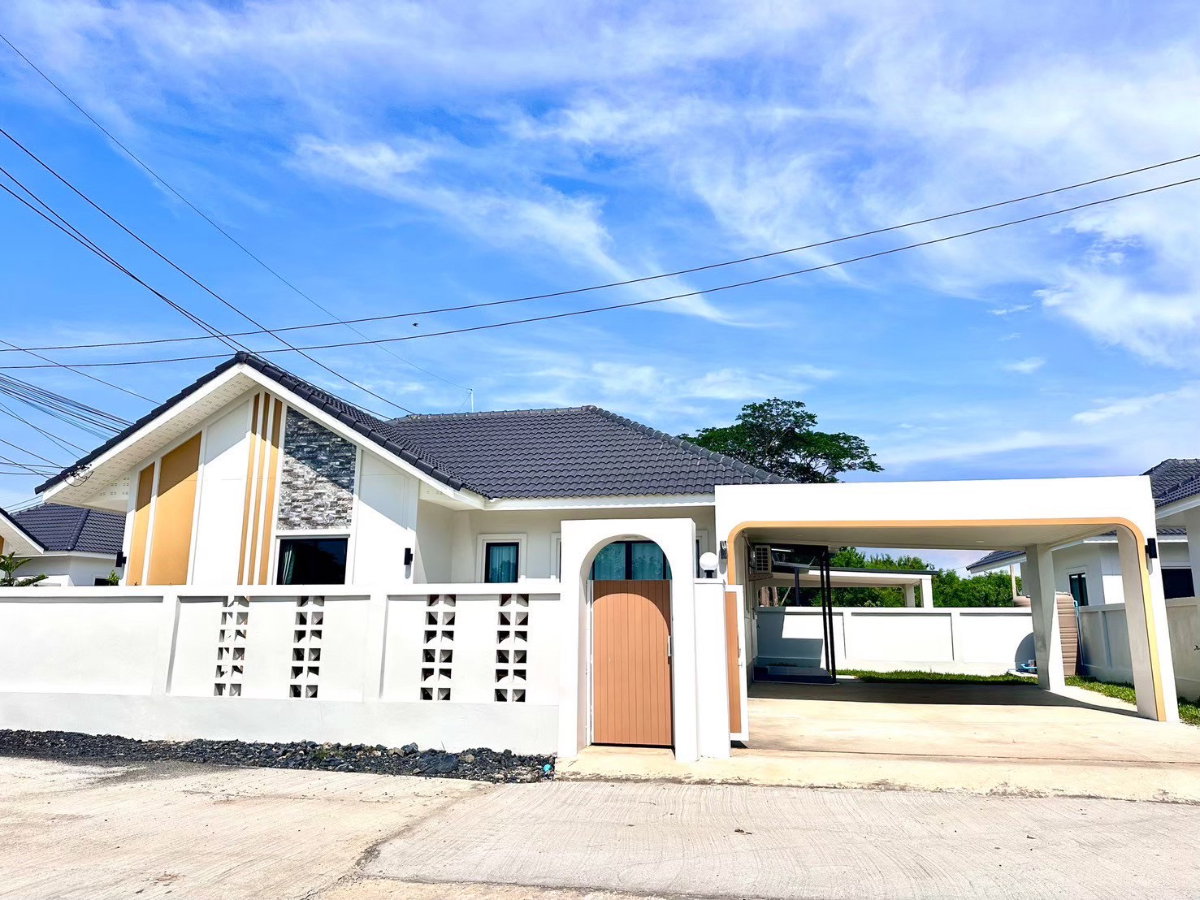 รูป บ้านไหม่ ไผ่ล้อม  ต.สันผักหวาน อ.หางดง  แถมเฟอร์นิเจอร์ทั้งหลัง T.063-6649056 - รูปที่ 1/20