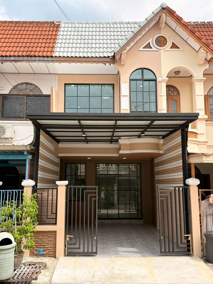 รูป ทาวน์เฮ้าส์ รีโนเวทใหม่ทั้งหลัง สวย ครบ จบ พร้อมเข้าอยู่ หมู่บ้าน เสนาวิลล่า3 ซอย8 ถ.คู้บอน27 ท่าแร้ง บางเขน ใกล้รถไฟฟ้าสายสีชมพู - รูปที่ 2/21